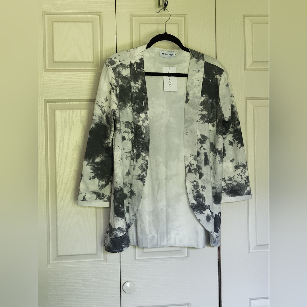 NWT Nommo Grey White Jacket Blazer Size Large Soft Stretchy Comfortable